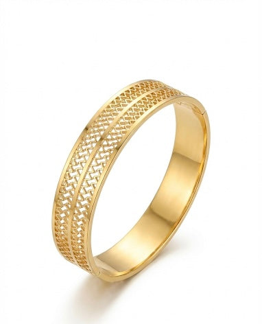 Timeless Gold Mesh Bracelet