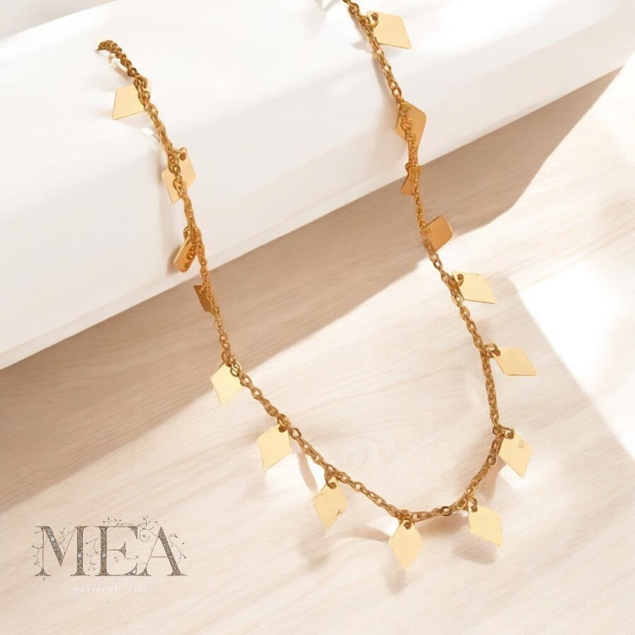 Diamond droplets chain