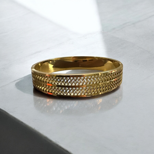 Timeless Gold Mesh Bracelet