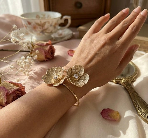Flower Bracelet - Adjustable