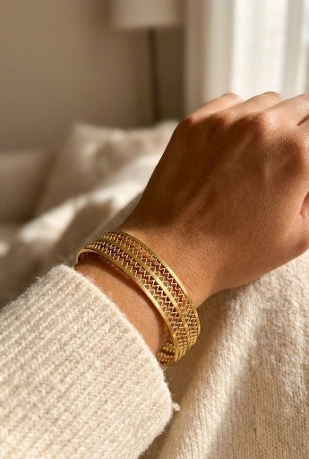 Timeless Gold Mesh Bracelet