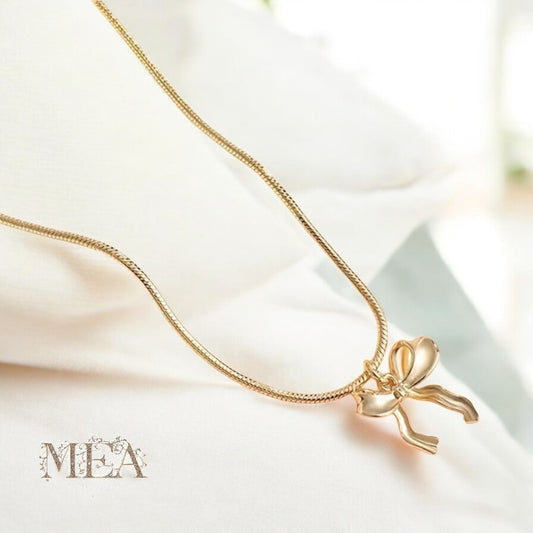 Golden Bow Pendant Necklace – Dainty Gold Necklace for Everyday Elegance