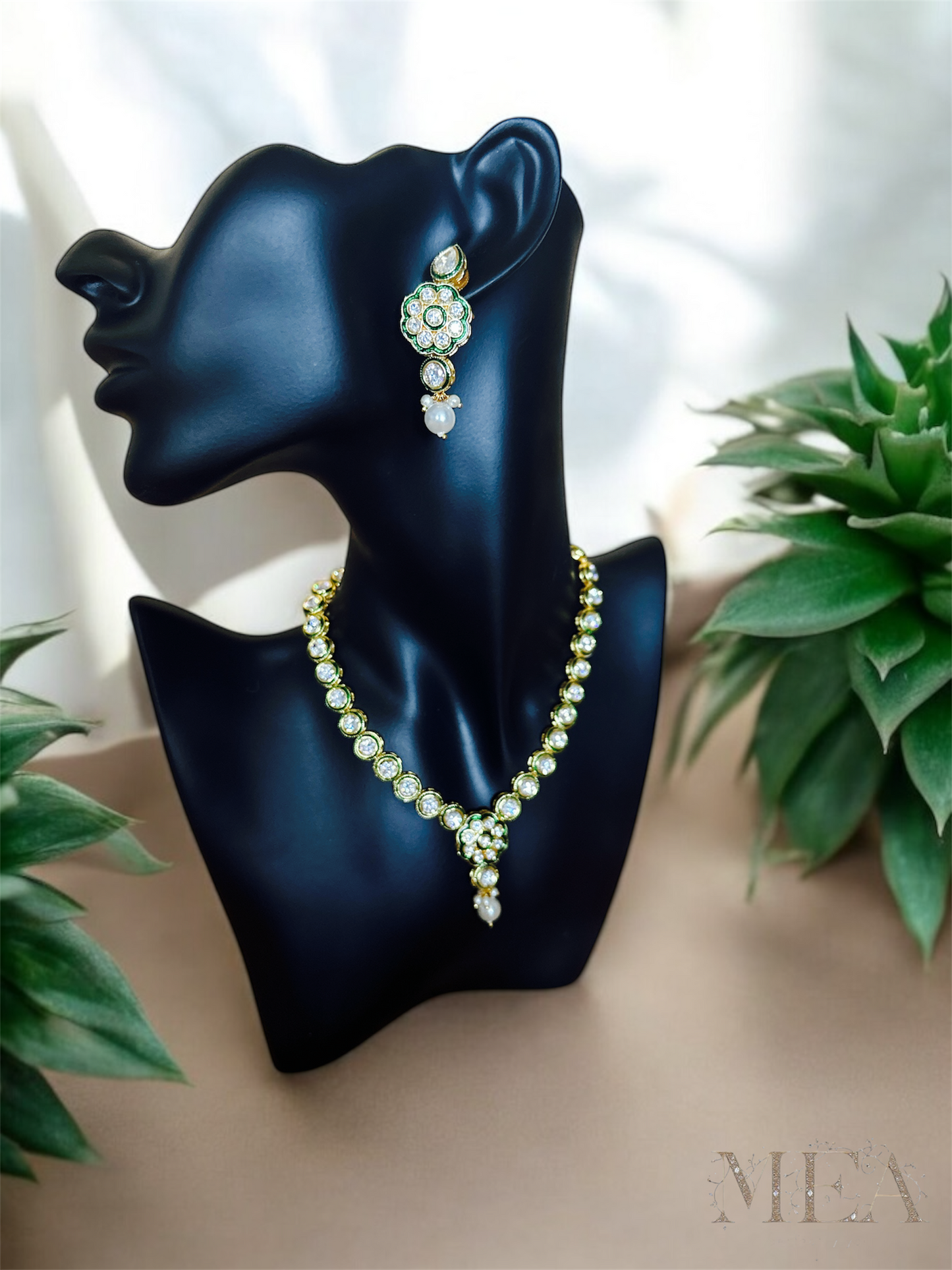 Elegant Kundan 1-Layer Necklace Set with Floral Centerpiece